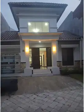Rumah disewakan Di Citraland Utama