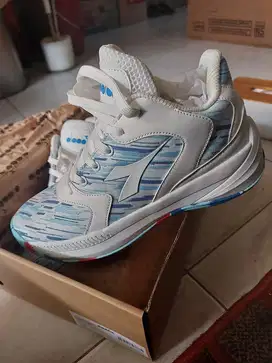 Sepatu diadora hordan uk.40 in box