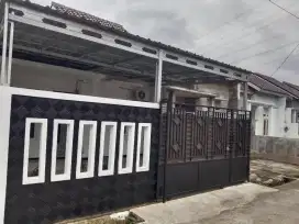 Rumah luas, dalam cluster, hadap timur