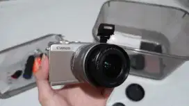 Kamera Canon M100