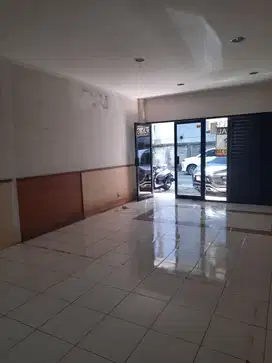 Disewa Ruko Gandeng Daerah Kedoya Jakarta Barat