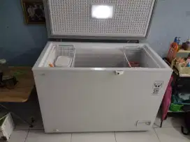 Di Jual Freezer Second Minim Pemakaian