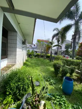 Sewa kontrak Rumah Hoek cocok untuk kantor Turangga Buah Batu