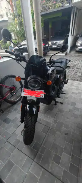 Royal Enfield Hunter 350 (Very Low KM)