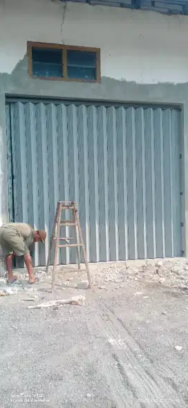 pintu harmonika