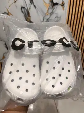 Sandal merk crocs yaa