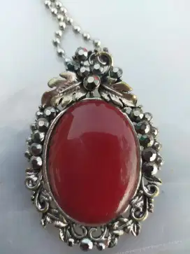 Kalung batu antik