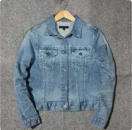 JAKET TRUCKER REMAJA UNIQLO.ORIGINAL