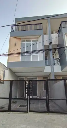 RUMAH BARU BAGUS DESIGN MINIMALIS, SIAP HUNI DURI KEPA
