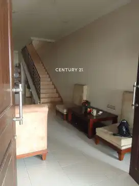 Rumah 2 Lantai Dalam Townhouse Rempoa NS0068