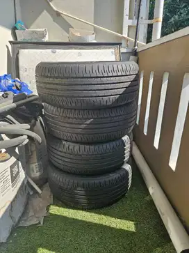 Ban Dunlop Sport Maxx 050 Baru Ukuran 225/50R18 95V