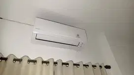 jual ac daikin 1 pk 2 unit pake 5 hari, di jual karna mau pindah rumah