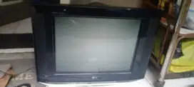 Tv LG pearl black 21 inch plus set top box dan antena