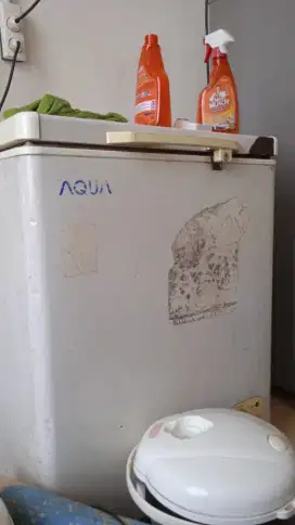 Jual cepa frzser bekas merk Aqua 100 liter kondisi mati