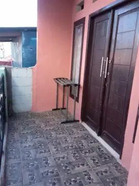 Dikontrakin/kost