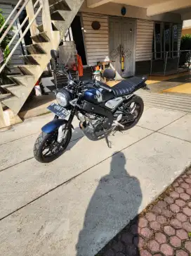 Yamaha XSR 155 2022 biru tangan pertama 4000km pajak panjang juli 2026