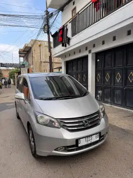 Honda Freed E psd 2010 mulus siap pake