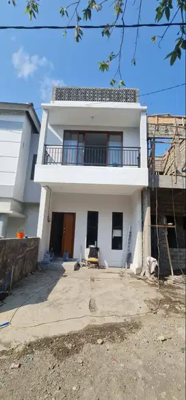 FOR SALE Rumah Baru Siap Huni 3 Lantai di Perum Jimbaran, Badung, Bali