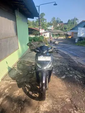 Vario 125 led old