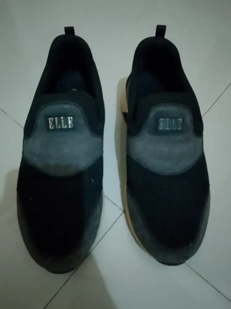 Sepatu merek Elle ORI