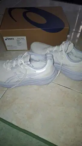 Sepatu lari Asics gel nimbus 26