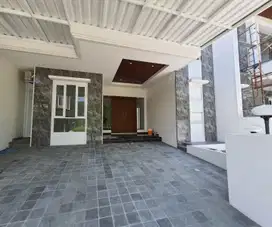 Disewakan Rumah Jl. Montana Candi Golf Semarang