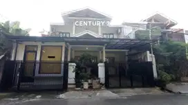 Rumah siap huni bisa untuk usaha dijual di Sektor 2 Bintaro