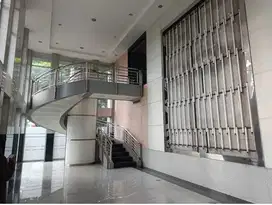 Disewakan Kantor 3 Lantai Hoek Dalam Kawasan Batununggal Di Seotta