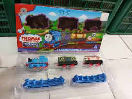 Mainan Anak Kereta Thomas Baterai
