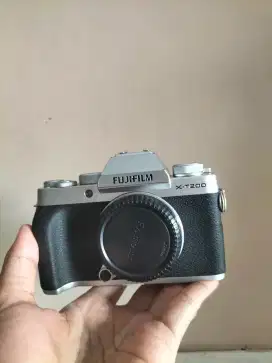 Fujifilm XT-200 Fullshet Tas Body Only