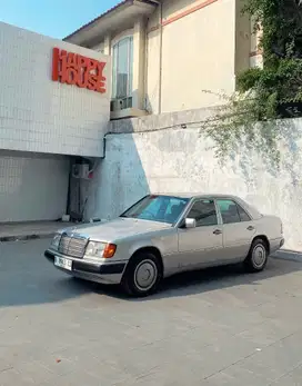 Mercedes-Benz E300 1991 Bensin