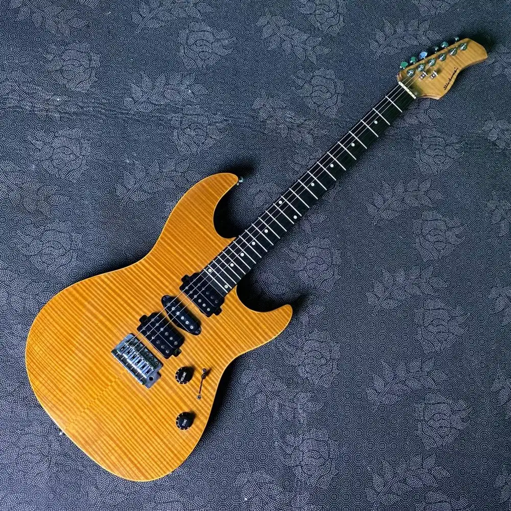 Gitar dame neo classicism