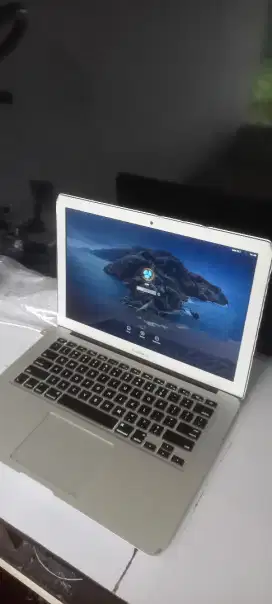 Macbook Air 2017 13 inch A1466 Core i5 8 / 128 Gb Proc 1.8 Ghz