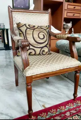 Kursi Coklat Kayu Jati