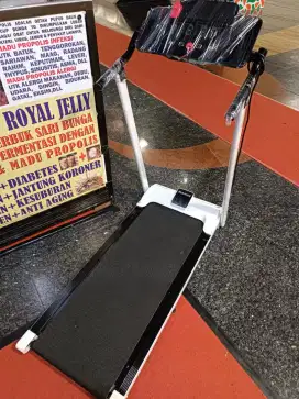Treadmill elektrik bekas display toko