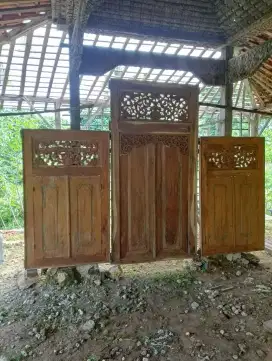 Pintu jendela kuno