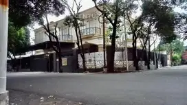 Rumah Mewah Semi Furnished Posisi Hook Di Radio Dalam DR11742