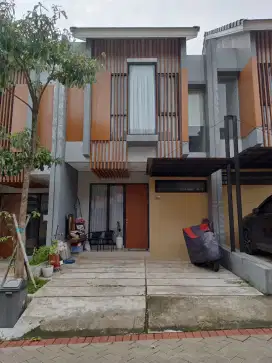 Dijual rumah 2 lantai