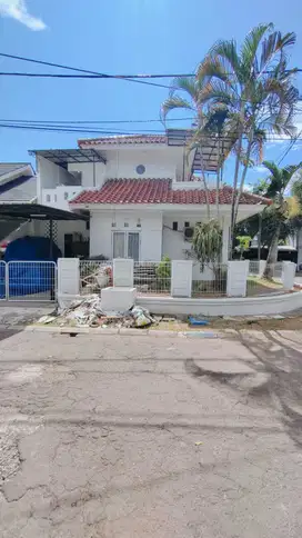 Rumah second layak huni posisi hook di Nusaloka BSD