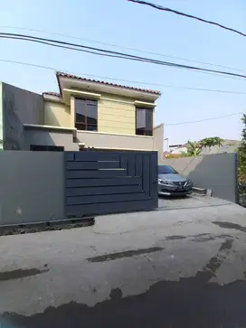 Rumah modern dalam cluster di Cilangkap Jaktim