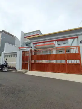 Rumah baru renovasi dalam komplek DKI Cipayung Jaktim
