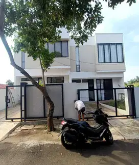 Rumah minimalis modern di pusat kota Pamulang Tangsel