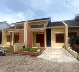 Rumah baru dalam cluster nyaman nempel Villa Dago Pamulang