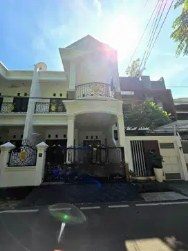 Rumah second dalam komplek view taman di Duren Sawit Jaktim