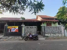Rumah luas lokasi strategis di Pakujaya Serpong Utara