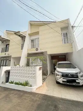 Rumah cantik dalam cluster di Pekayon Jaya Bekasi