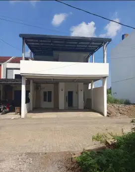 Rumah 2 lantai strategis dekat kampus Undip tembalang