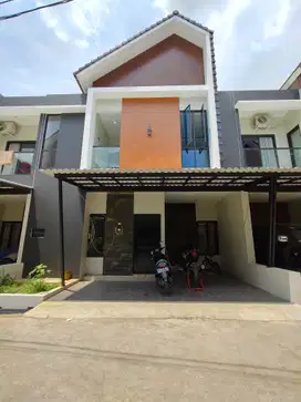 Rumah baru siap huni dalam cluster di Cibubur Ciracas Jaktim