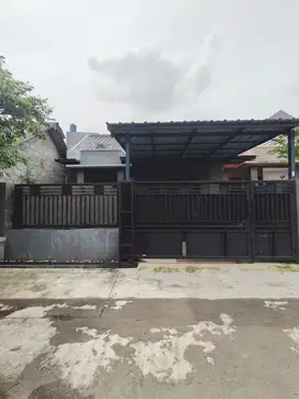 Rumah terawat siap huni di Bambu Apus Jaktim