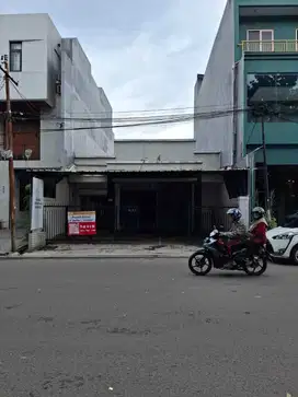 Rumah Secondary di Pinggir Jalan Raya Utama di Bintaro sektor 1